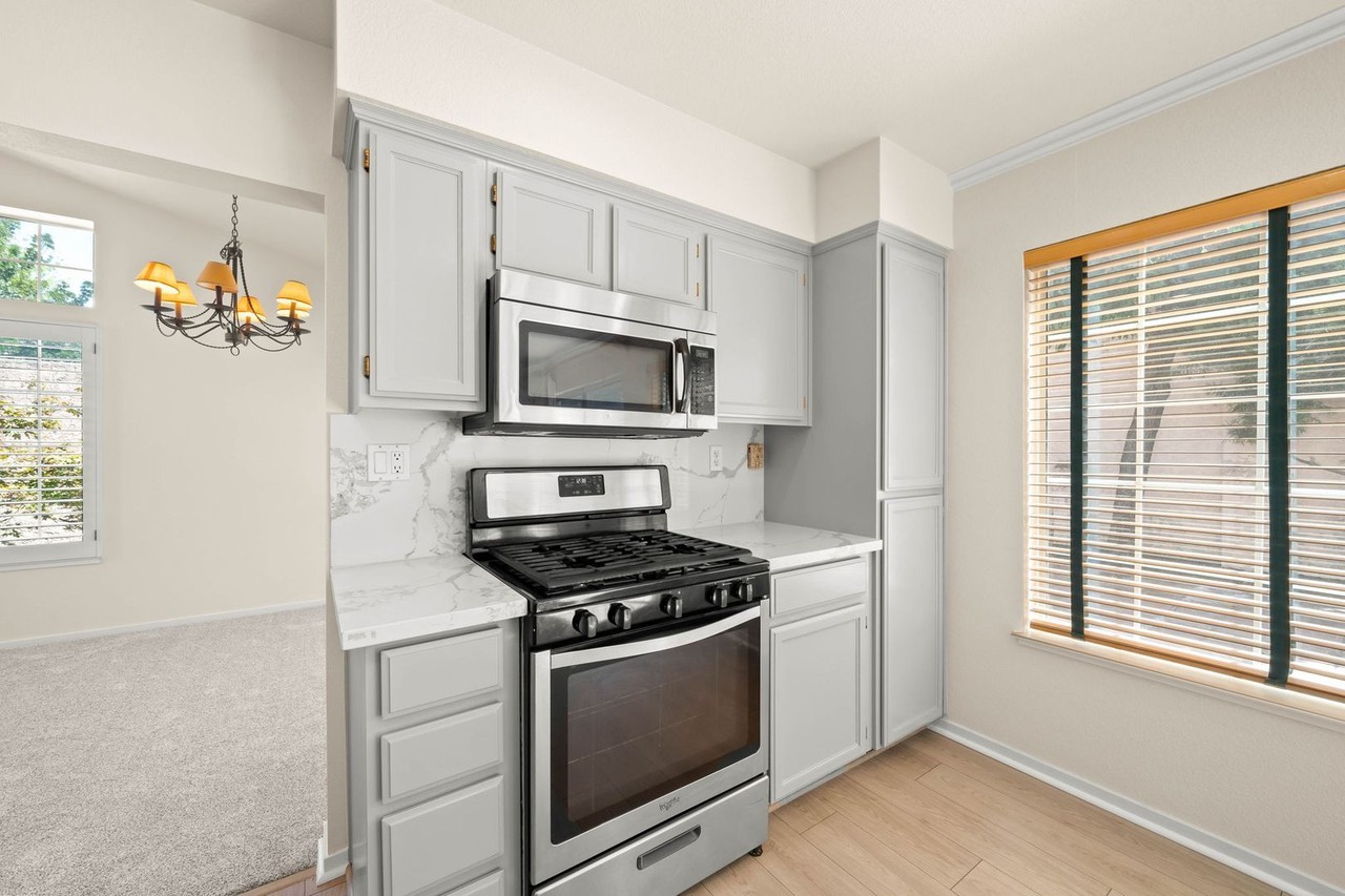 3916 Promenade Way - Photo 7 of 44