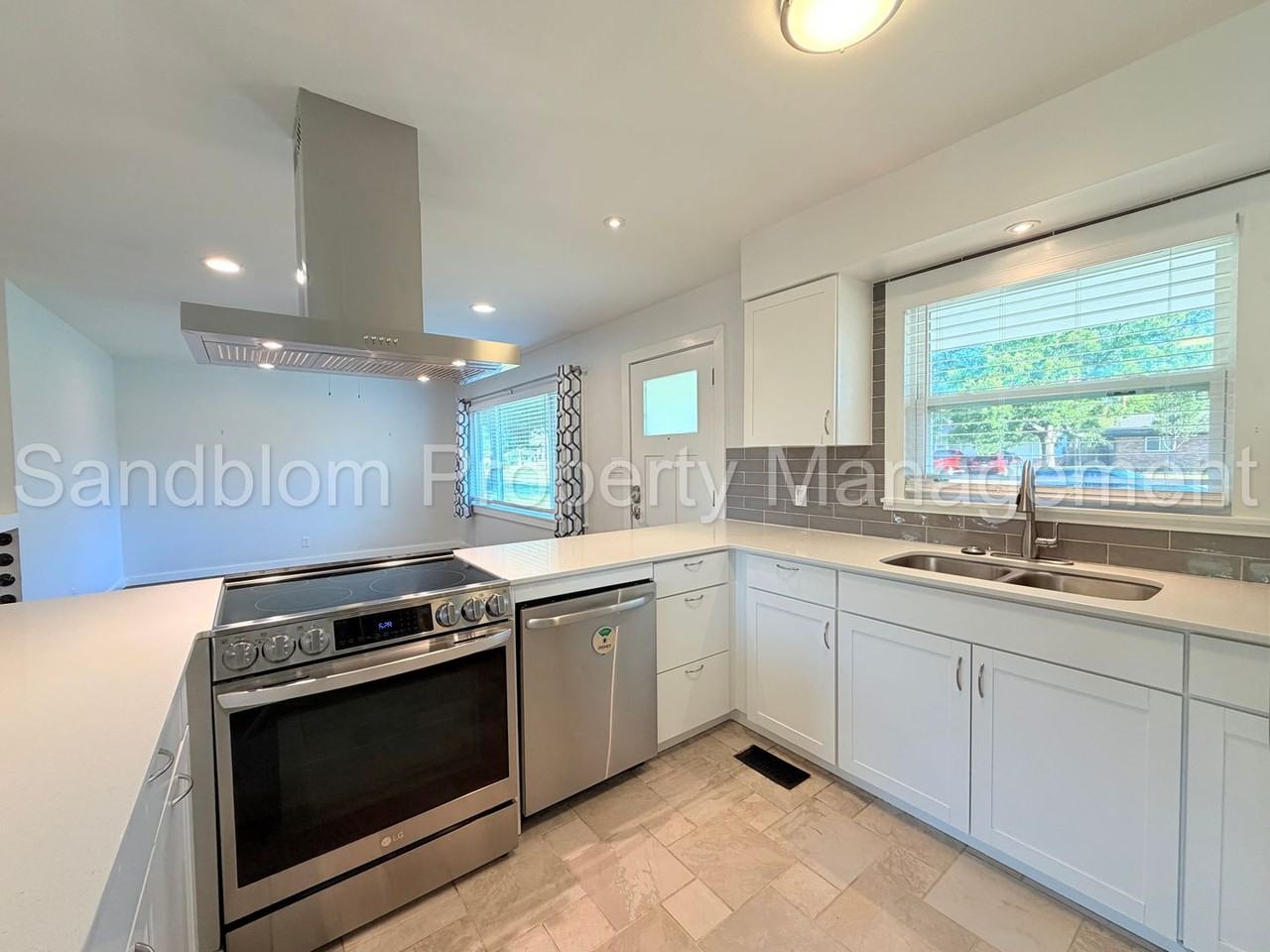 5955 E 25th Pl - Photo 7 of 30