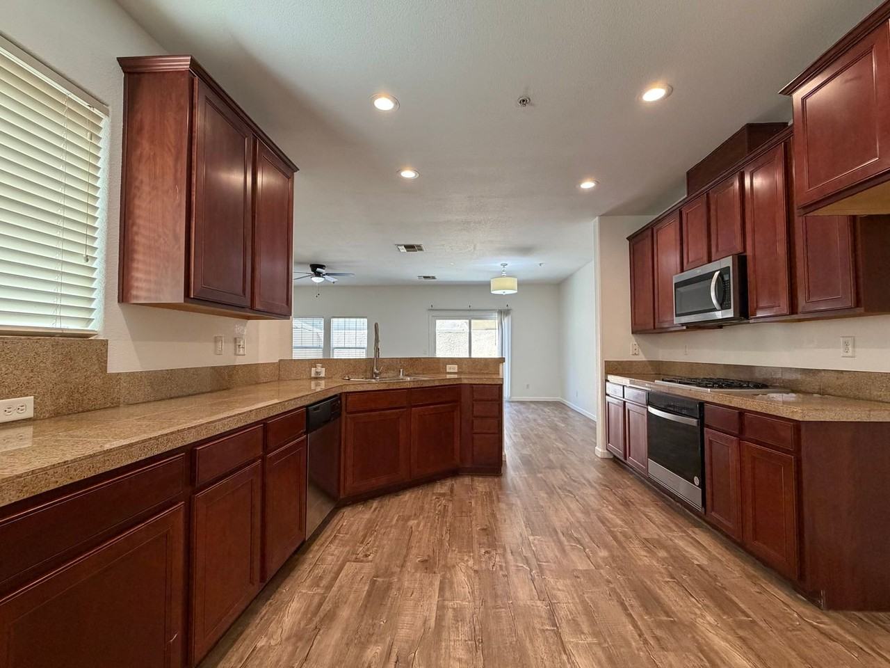 3301 N Park Dr #3815 - Photo 7 of 23