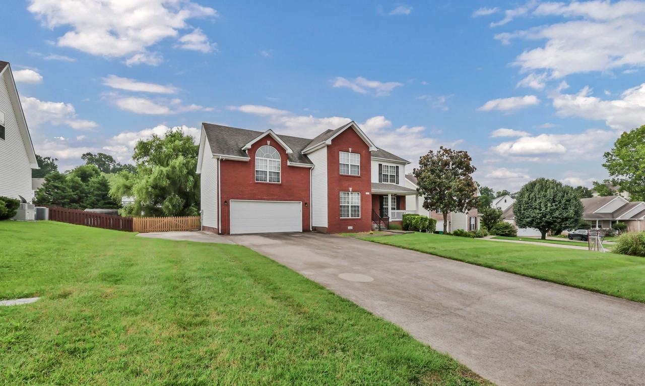 3332 Victoria Ct - Photo 4 of 45