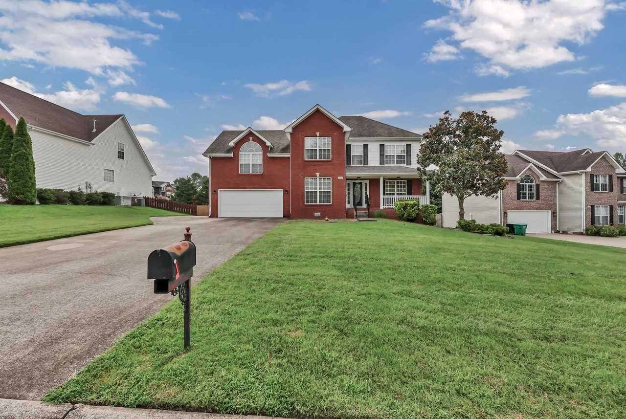 3332 Victoria Ct - Photo 6 of 45