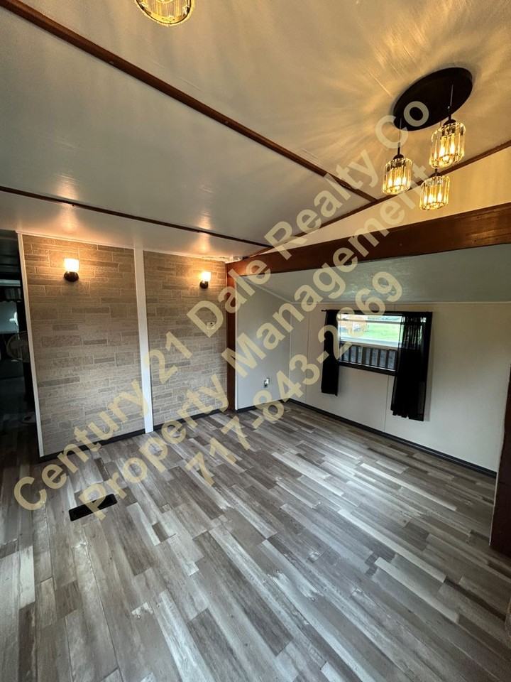 1854 Walnut Ave - Photo 7 of 19