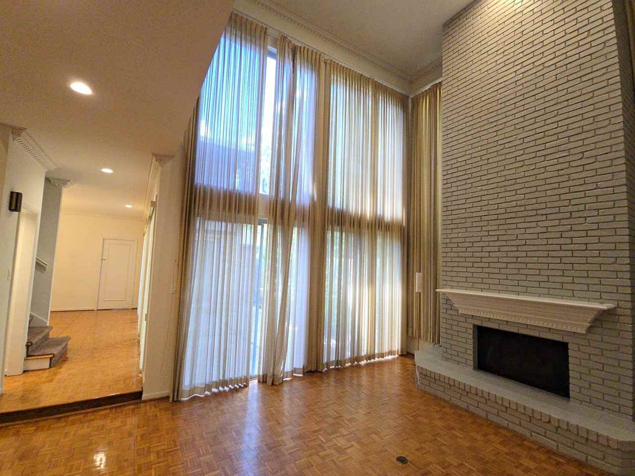 9731 Briar Forest Dr - Photo 4 of 32
