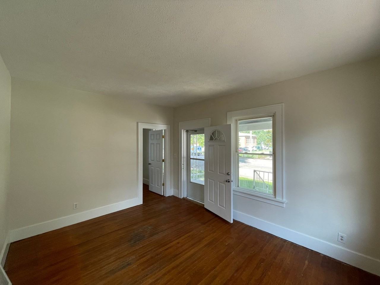 2031 N 8th St - Photo 5 of 20