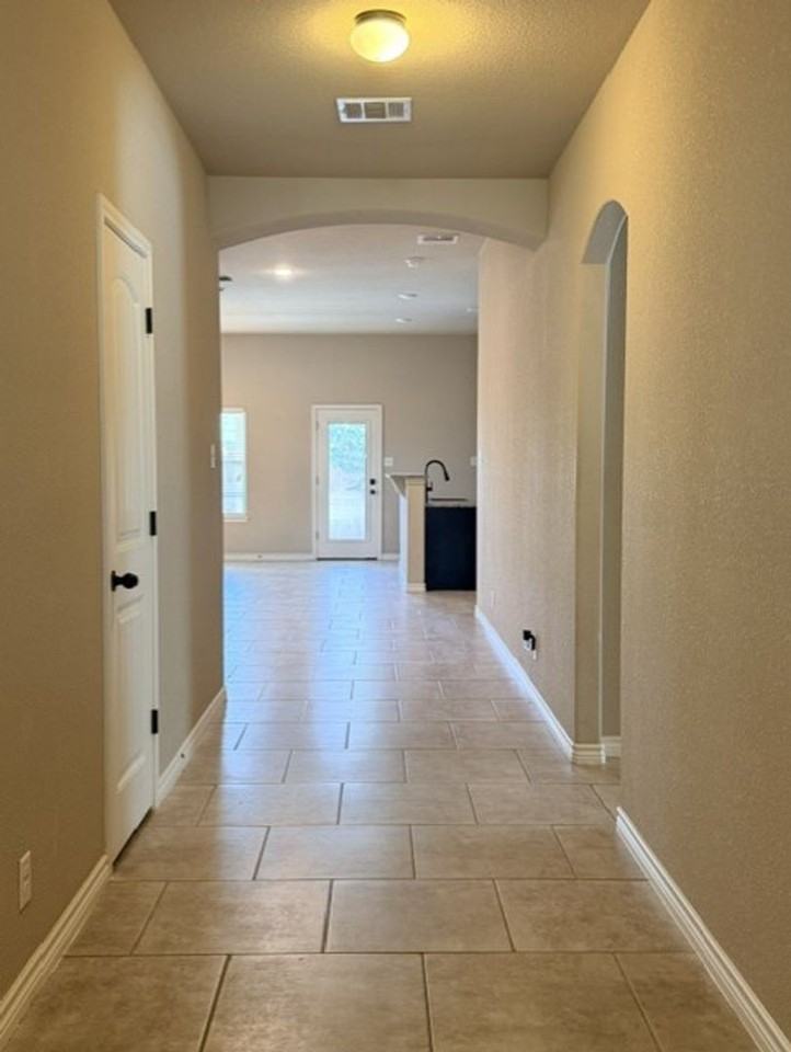 821 Kendra Dr - Photo 3 of 24