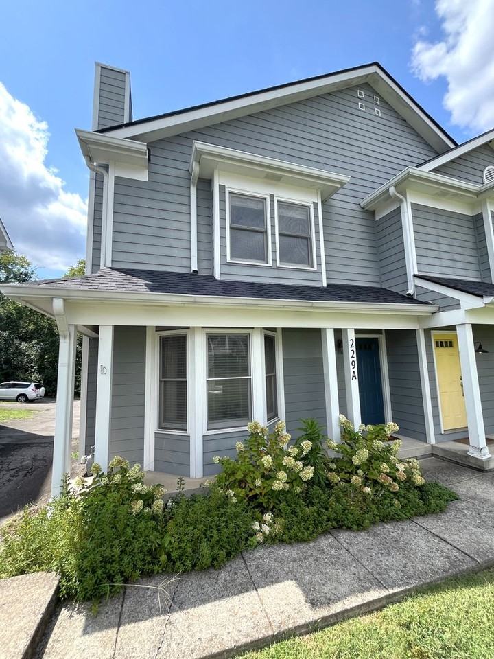 229A Orlando Ave - Photo 2 of 20