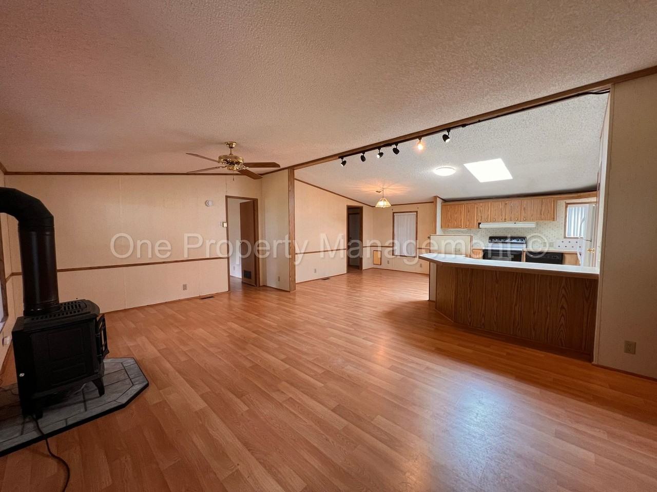 24403 Gile Pl - Photo 4 of 28