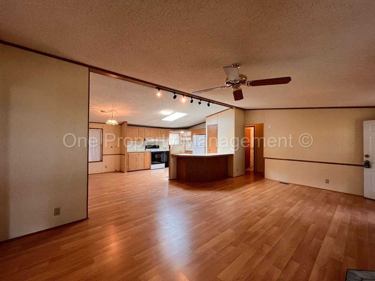 24403 Gile Pl - Photo 5 of 28
