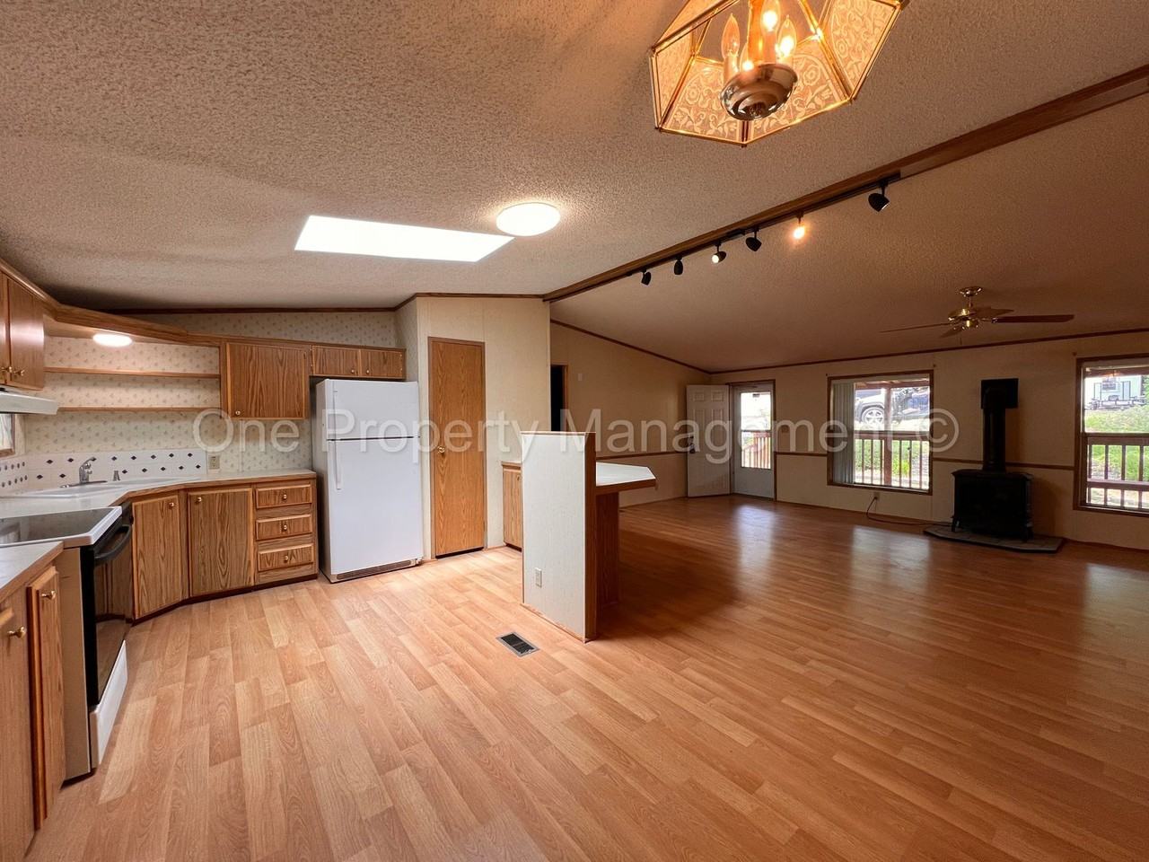 24403 Gile Pl - Photo 7 of 28