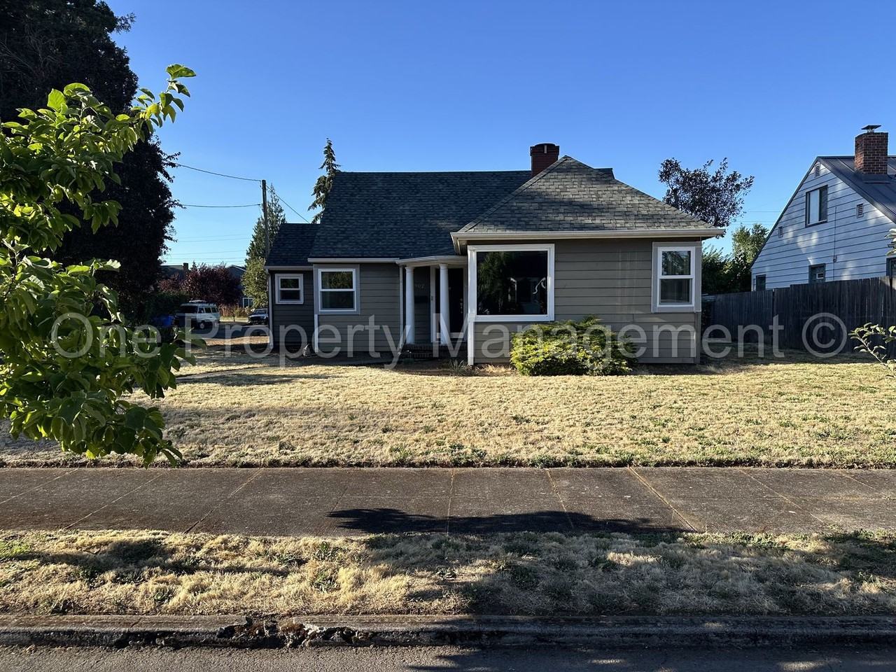 902 E 31st St - Photo 2 of 30