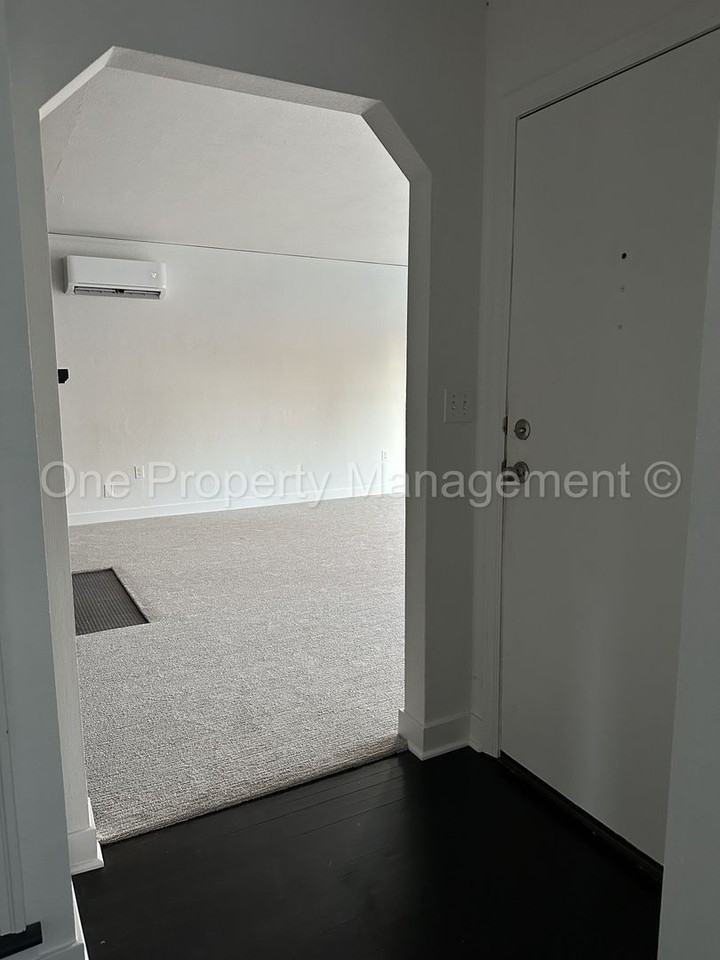 902 E 31st St - Photo 4 of 30