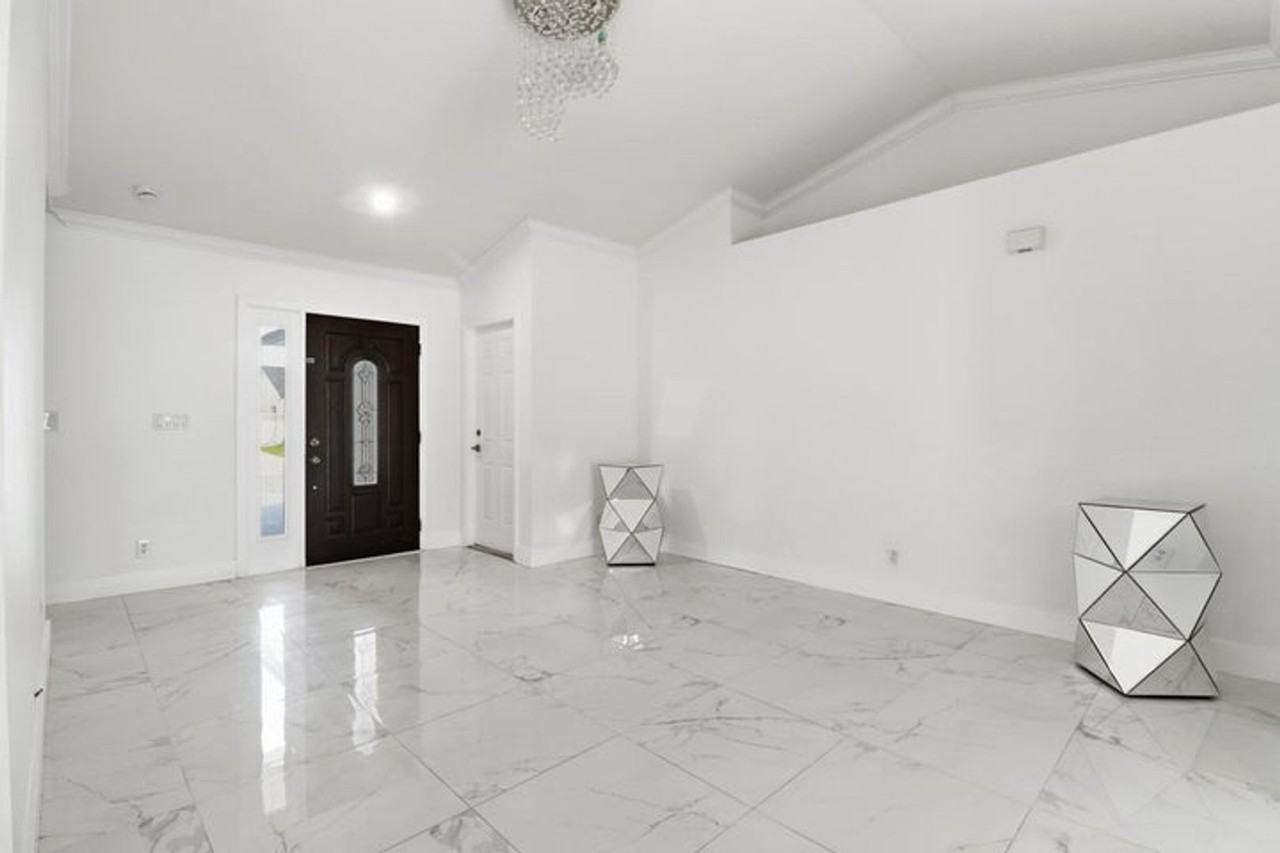 105 Venessa St - Photo 5 of 18