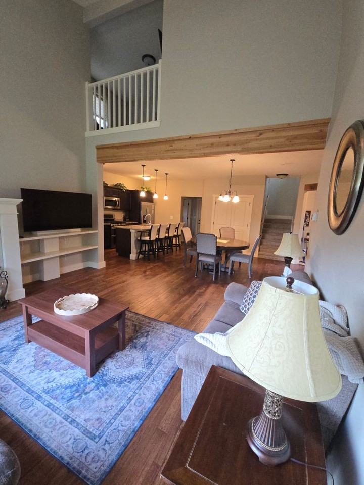 19 Cobble Stone Way Unit D - Photo 4 of 33
