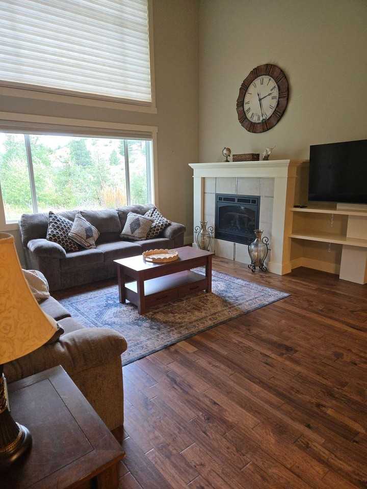 19 Cobble Stone Way Unit D - Photo 5 of 33
