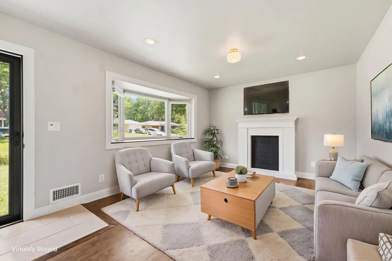4626 4th St Ne - Photo 3 of 18