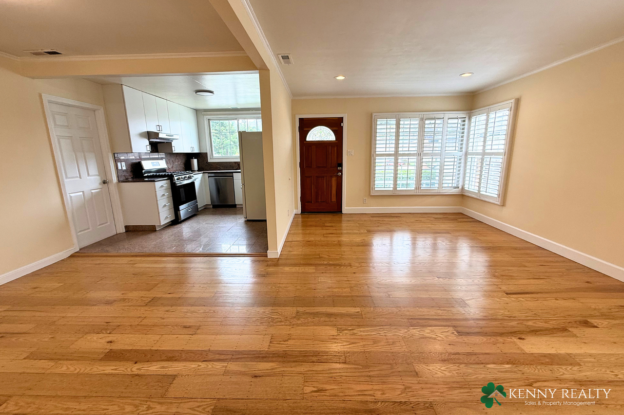 136 Rosewood Way - Photo 3 of 33