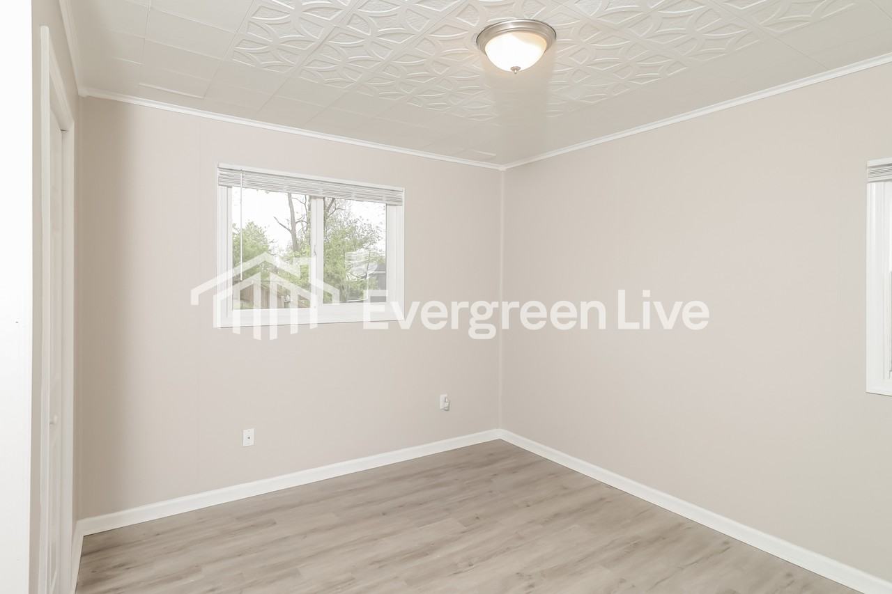 217 Victoria Dr - Photo 6 of 12