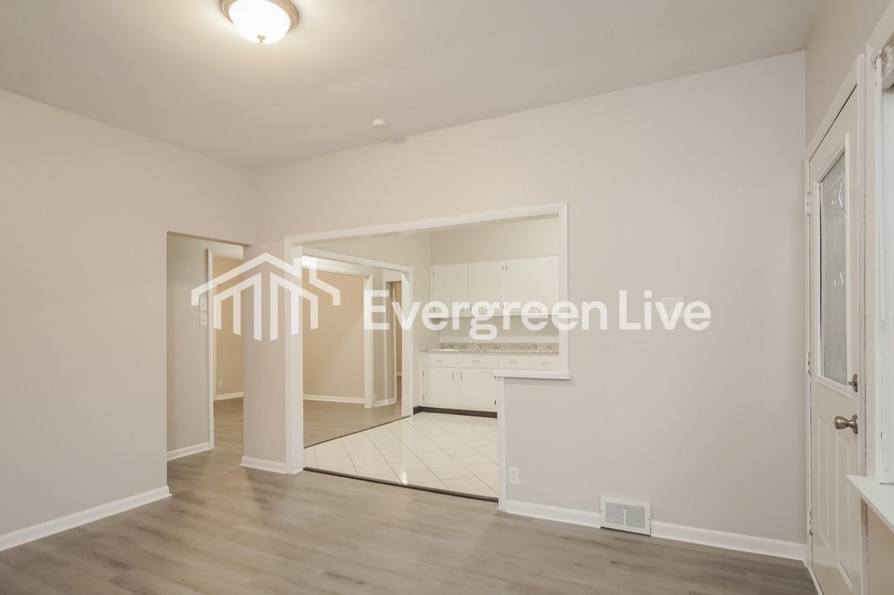 2209 Front St - Photo 3 of 15