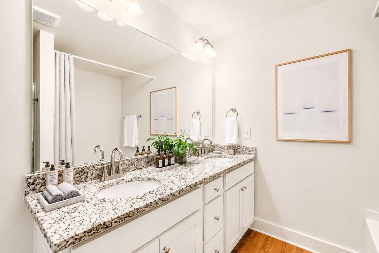 2032 Woodbine Way - Photo 4 of 20