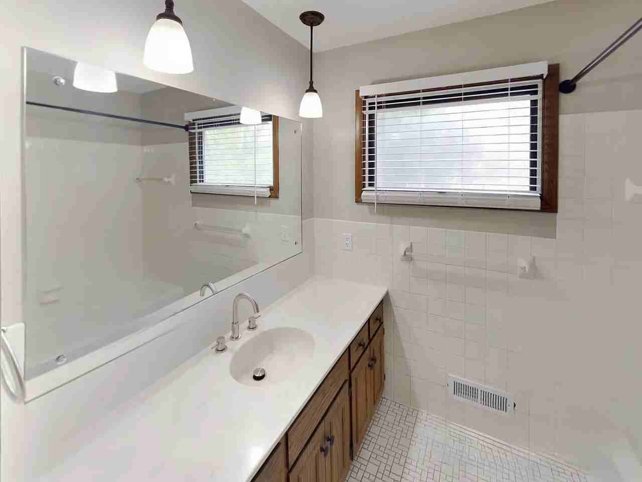 2565 West Fairview Drive - Photo 2 of 12