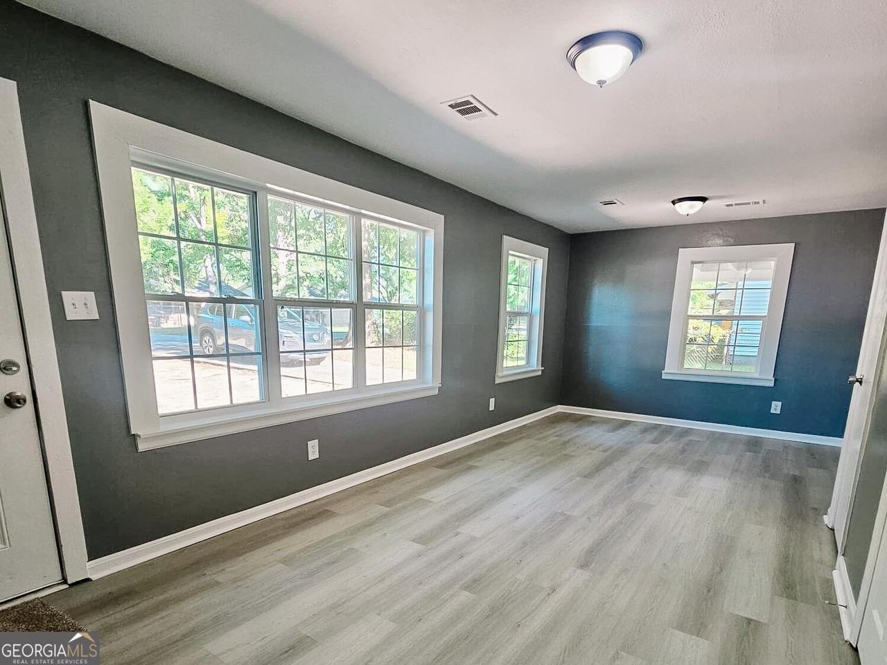 421 North Ave - Photo 2 of 8