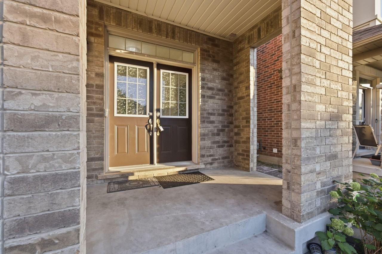 7 Beverton Cres - Photo 3 of 44