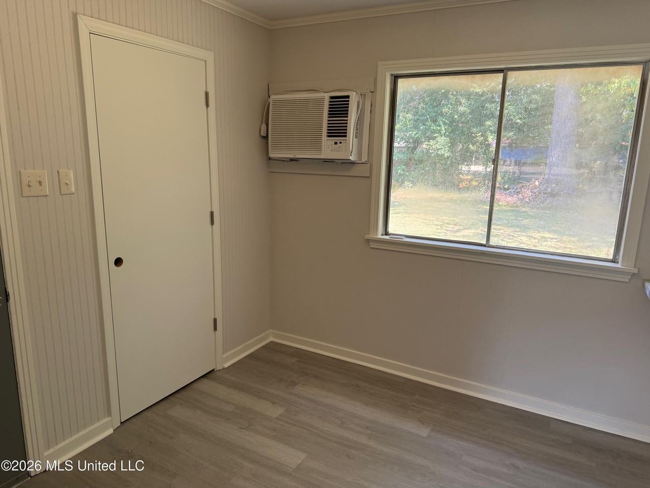 302 Saint Paul St - Photo 4 of 12