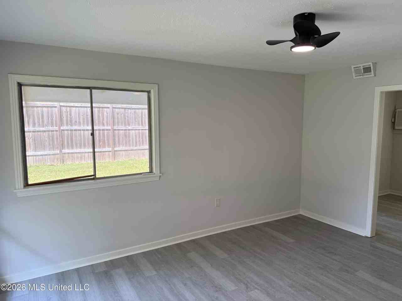 302 Saint Paul St - Photo 6 of 12