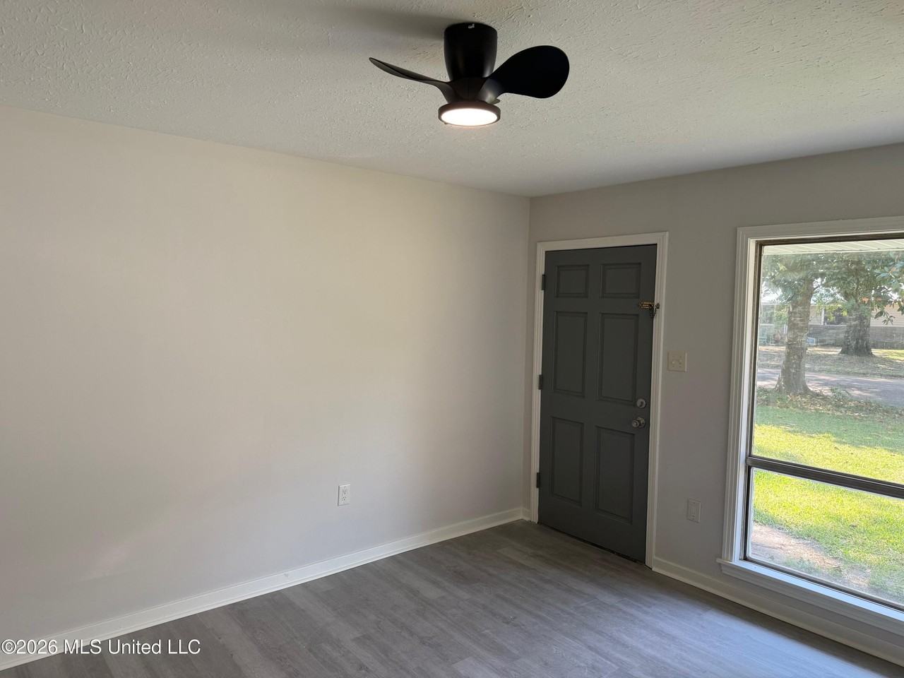 302 Saint Paul St - Photo 7 of 12
