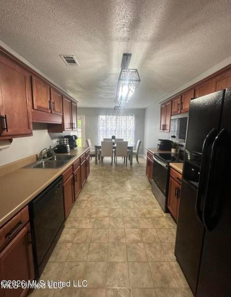 3506 Springwood Ln - Photo 6 of 17