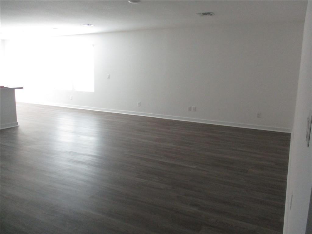 2274 Sarah Pl - Photo 2 of 11