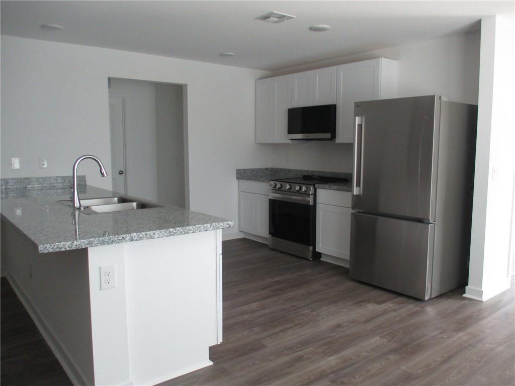 2274 Sarah Pl - Photo 3 of 11