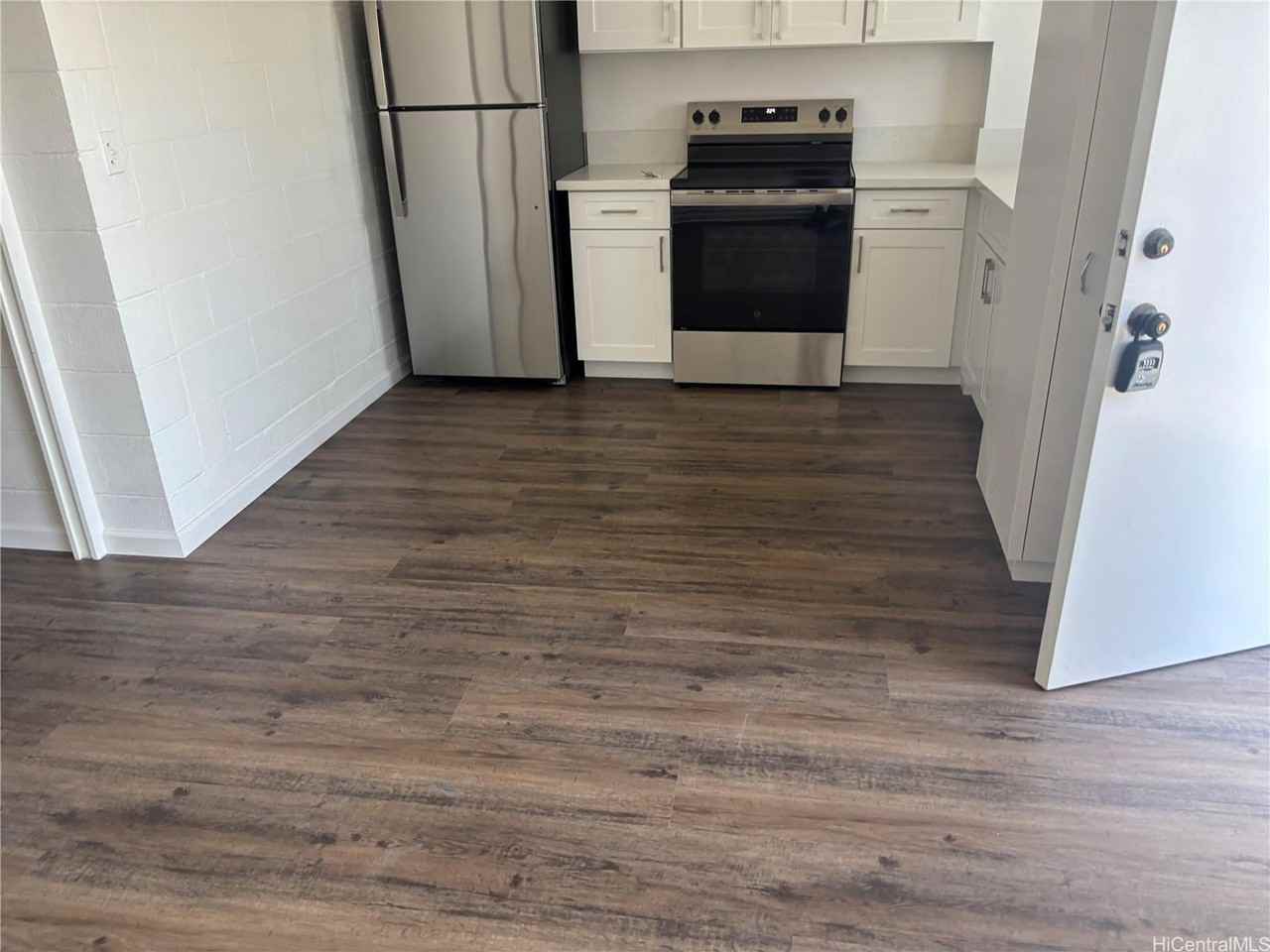 933 Wiliwili St - Photo 2 of 3