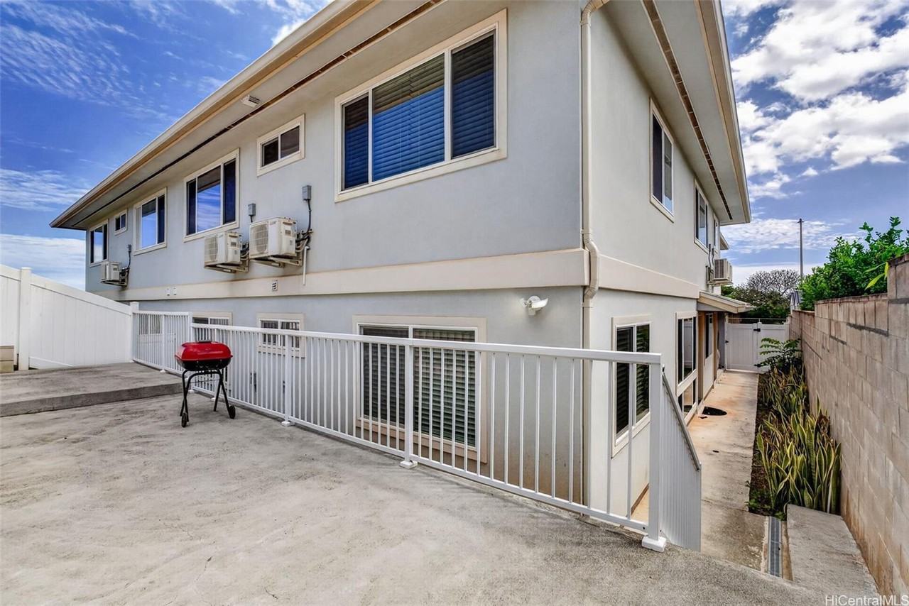 1184 Palekaiko St #B0 - Photo 5 of 6
