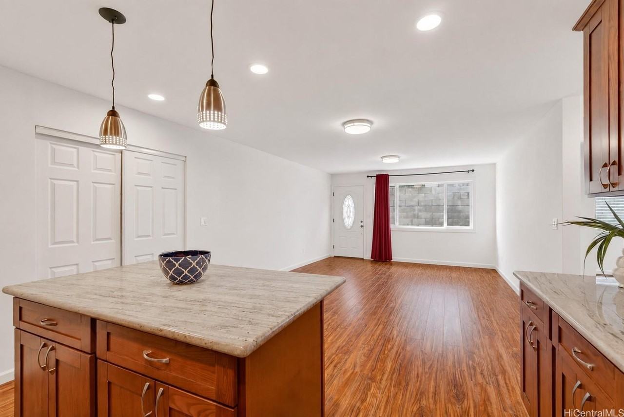 1184 Palekaiko St #B2 - Photo 3 of 10