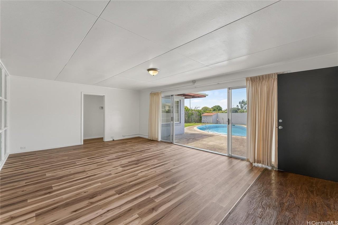 217 Nenue St - Photo 6 of 25