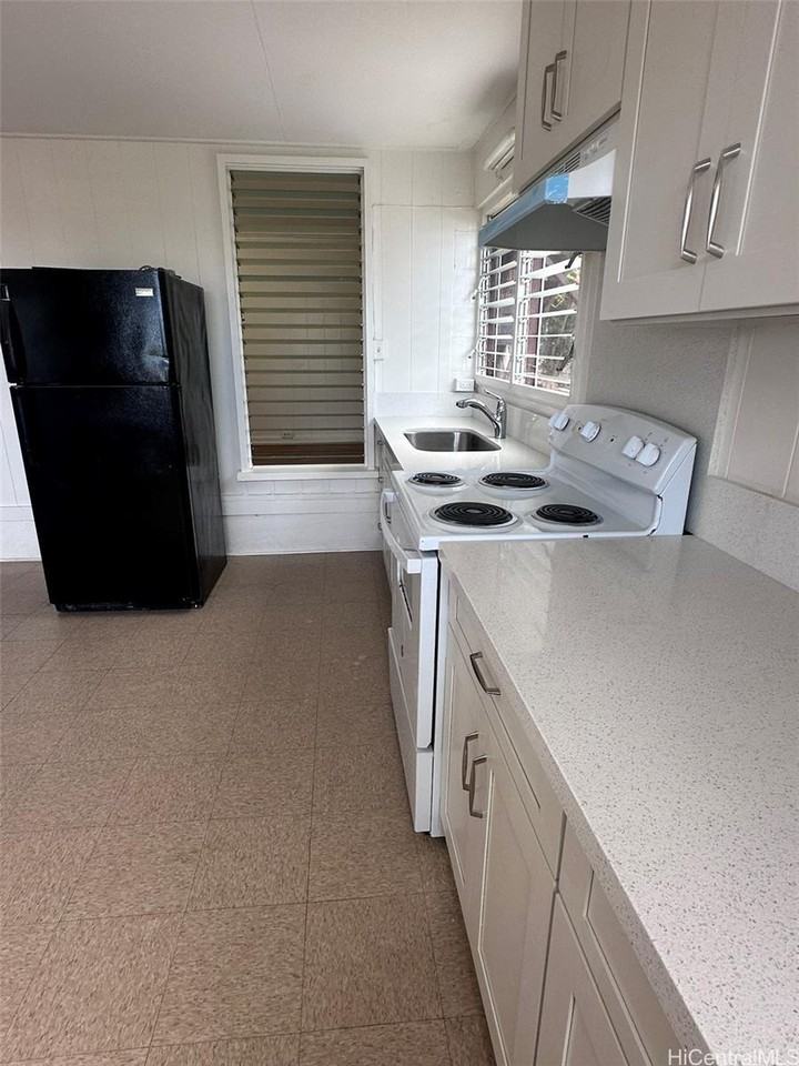 1701 Skyline Dr - Photo 3 of 25