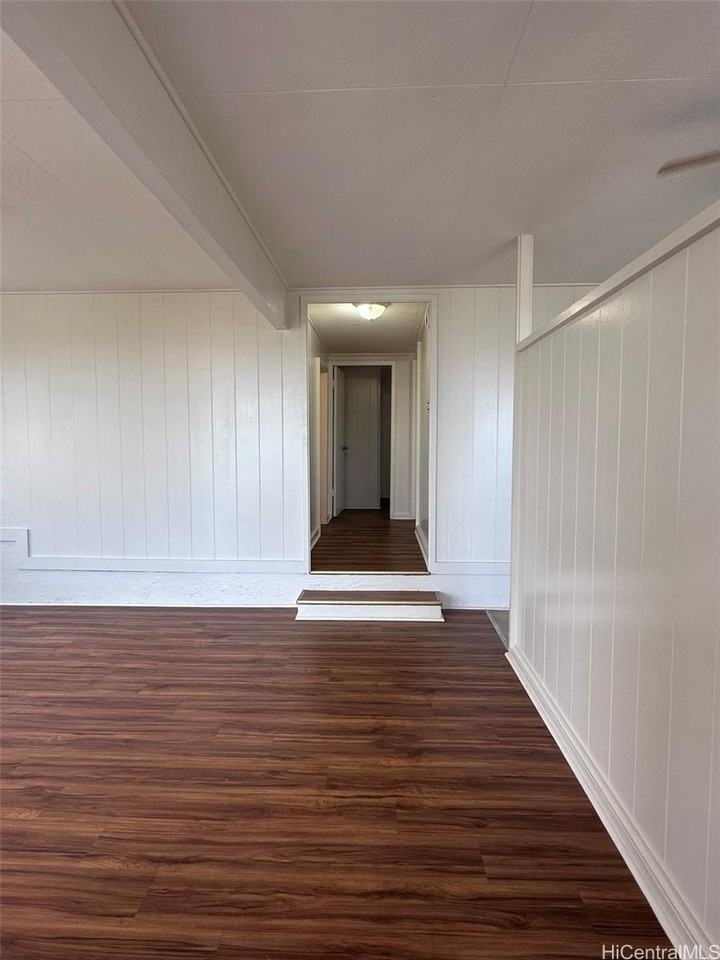 1701 Skyline Dr - Photo 4 of 25