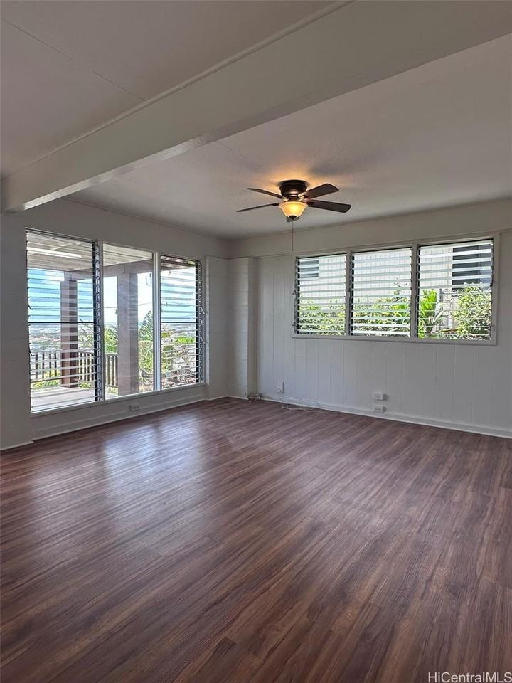 1701 Skyline Dr - Photo 5 of 25