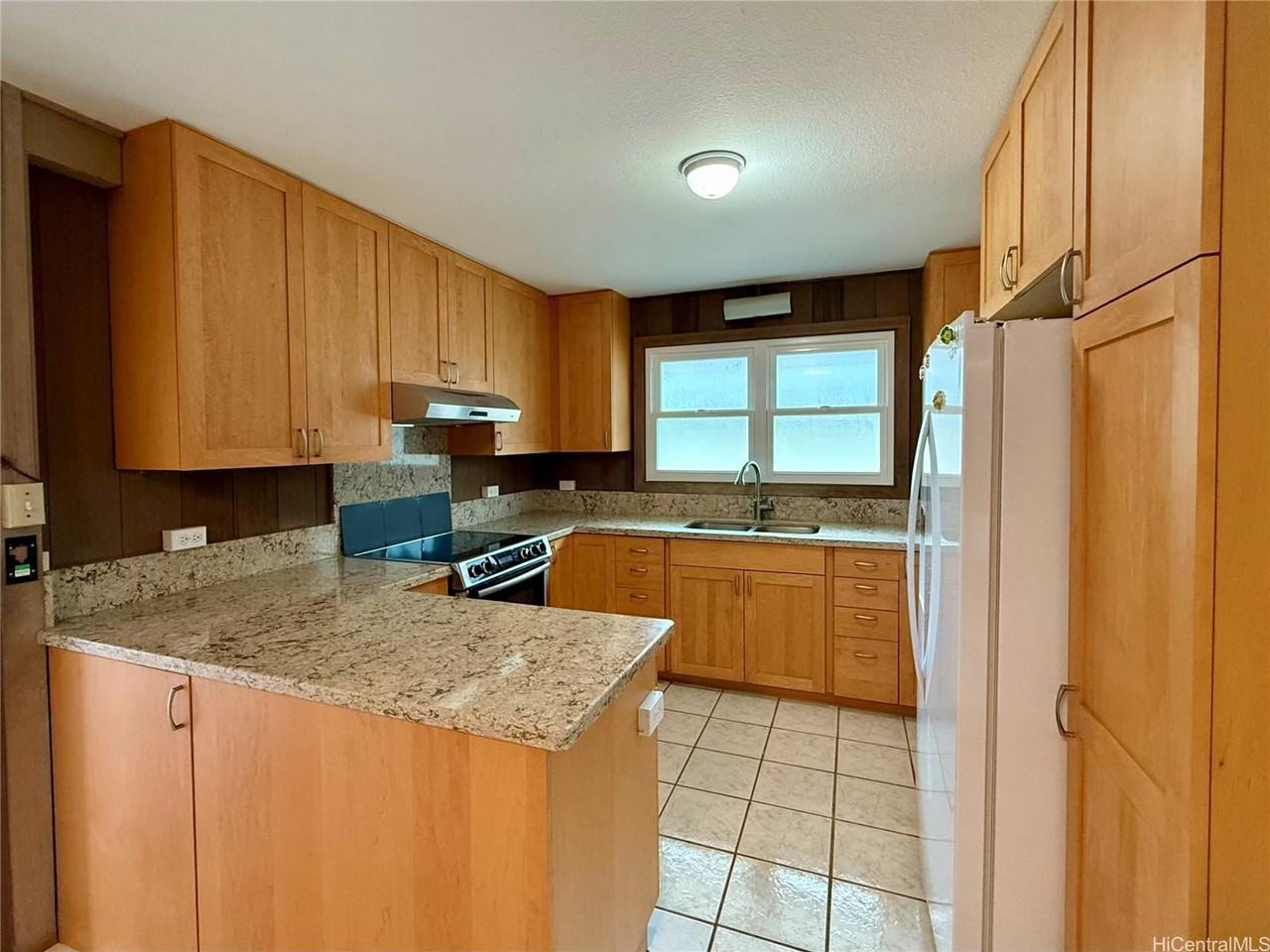 98-460 Puaapiki St - Photo 2 of 15