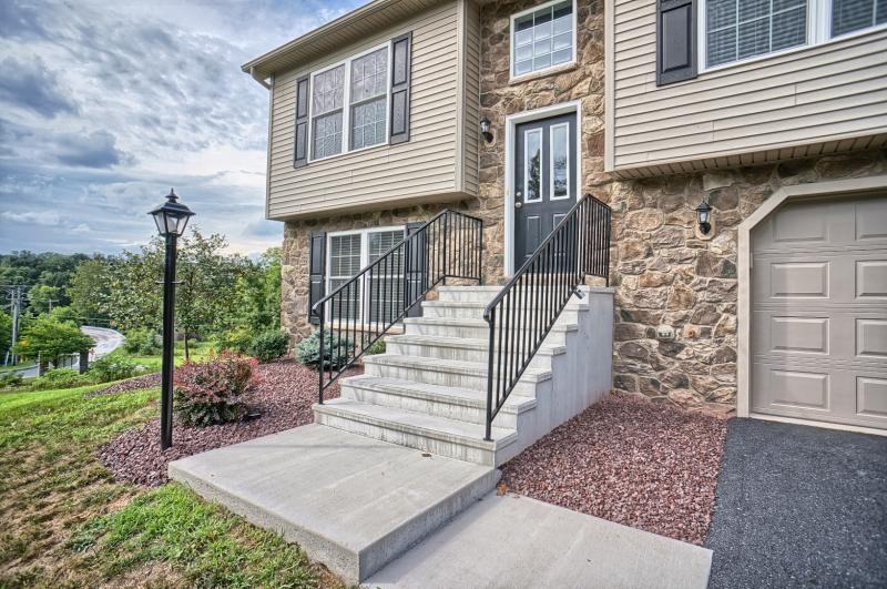 15 Scarlet Oak Dr - Photo 3 of 29