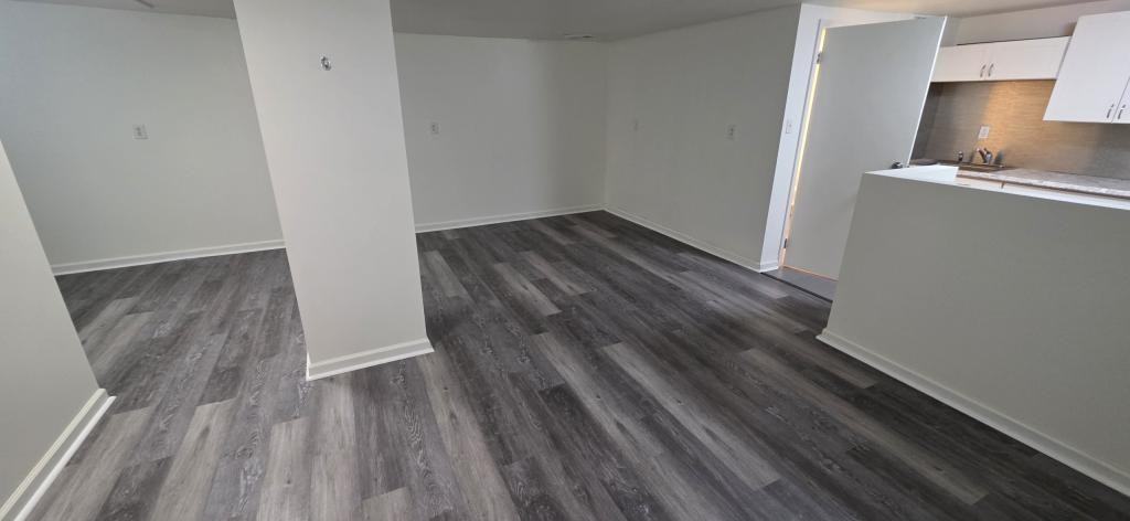 558R Goucher St - Photo 2 of 10