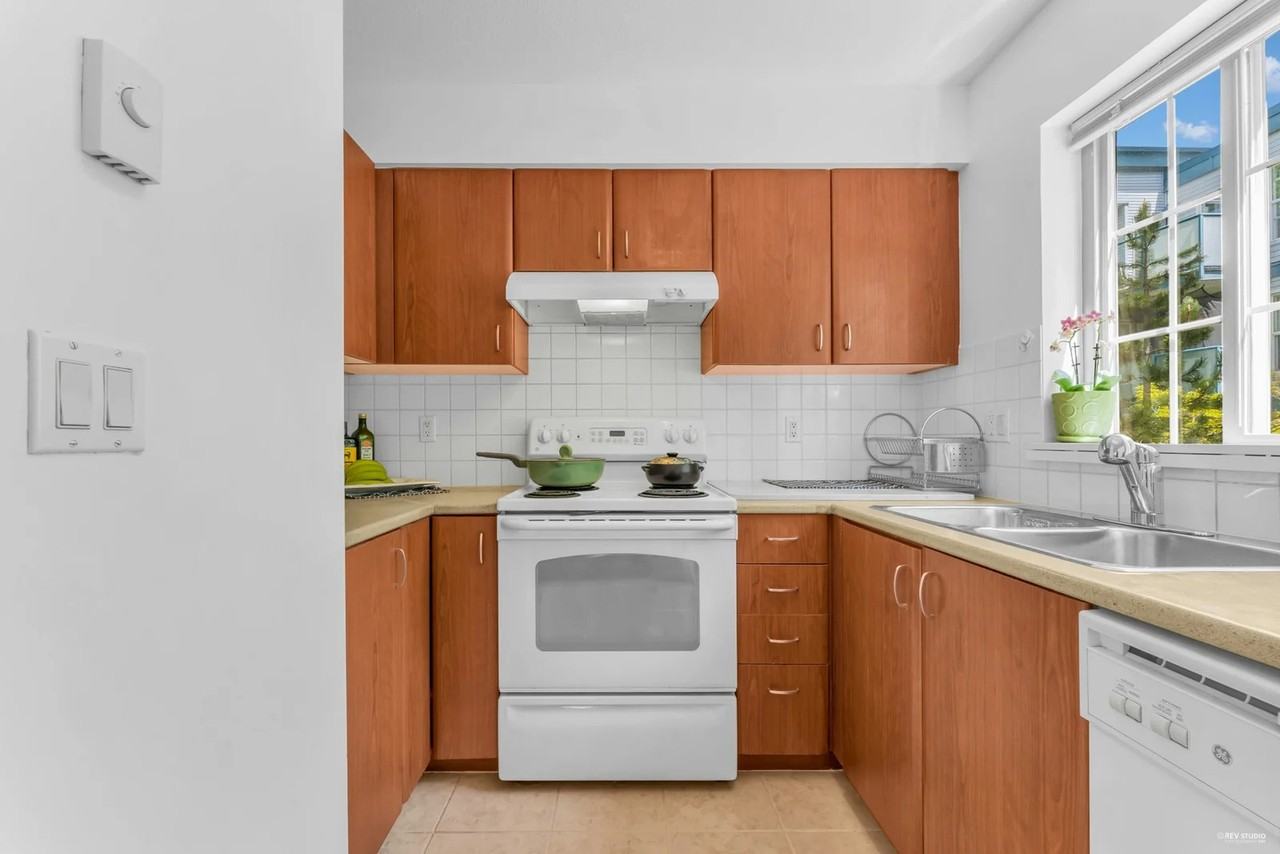 14855 100 Avenue #60 - Photo 5 of 26