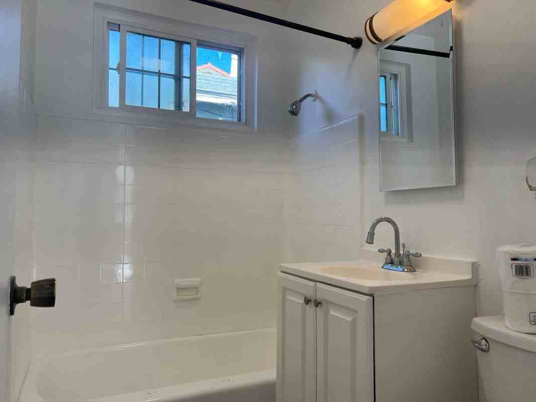 2604 Mathews Ave ##1 - Photo 7 of 8