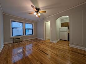 837 W Wolfram St - Photo 1 of 1