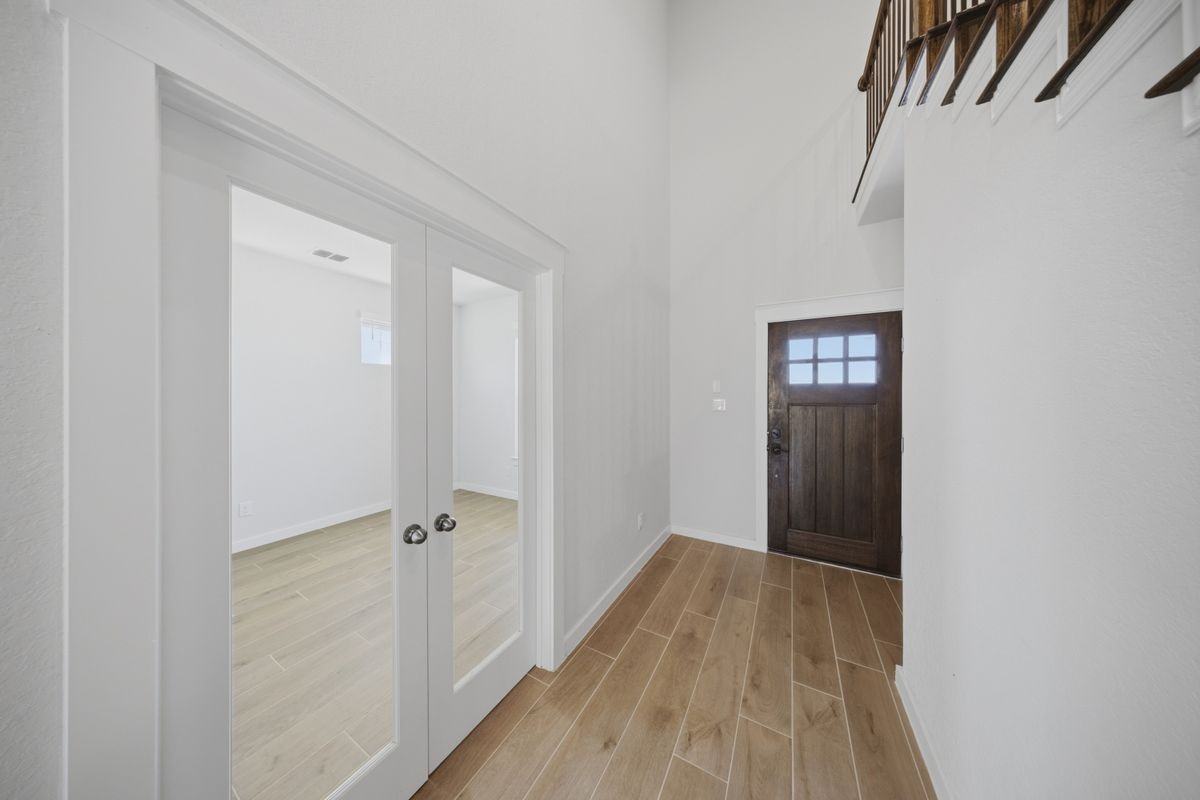 8007 Chasemont Ct - Photo 4 of 28