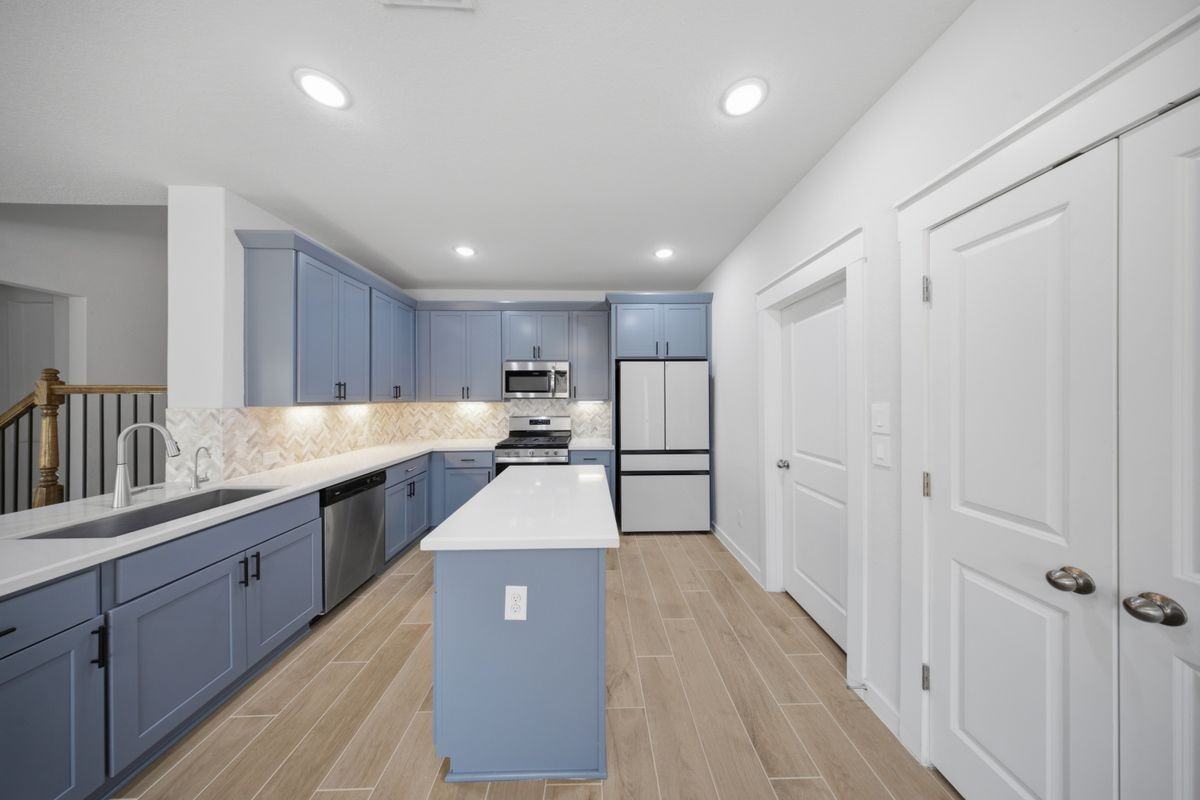 8007 Chasemont Ct - Photo 6 of 28