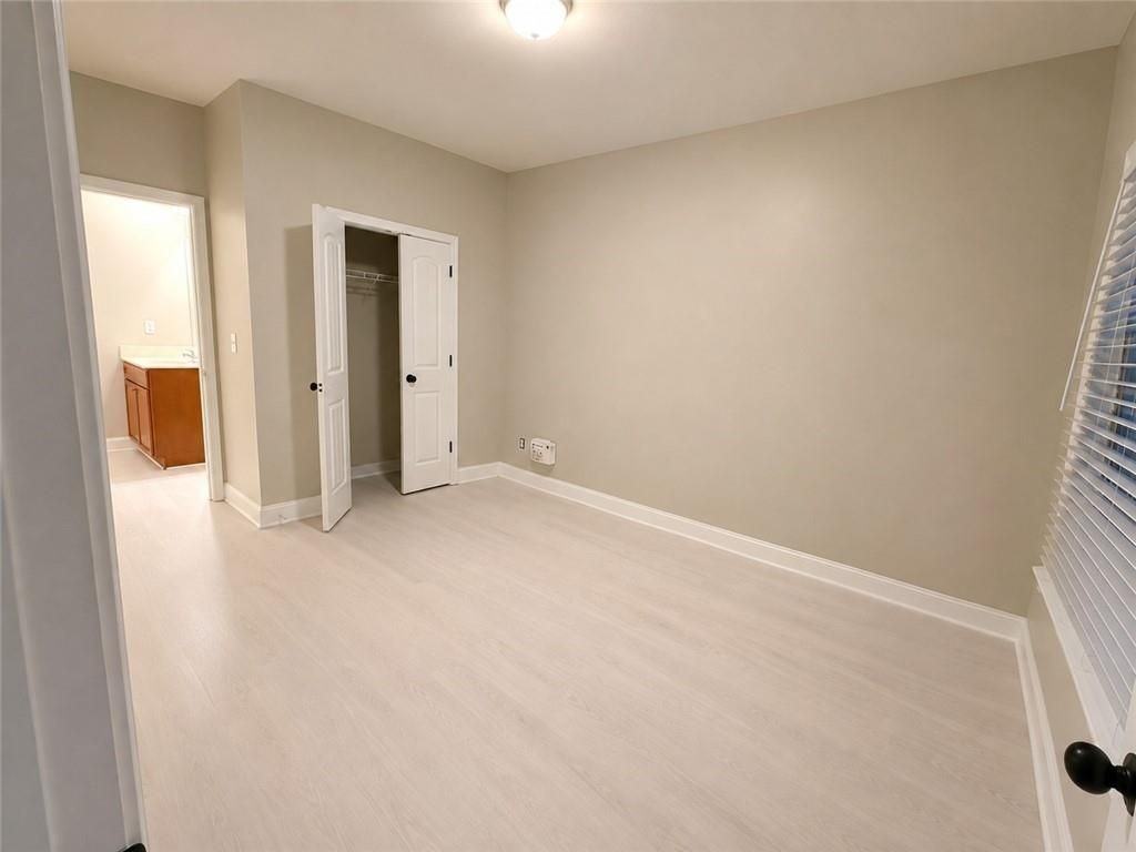 901 Channel Dr - Photo 2 of 5
