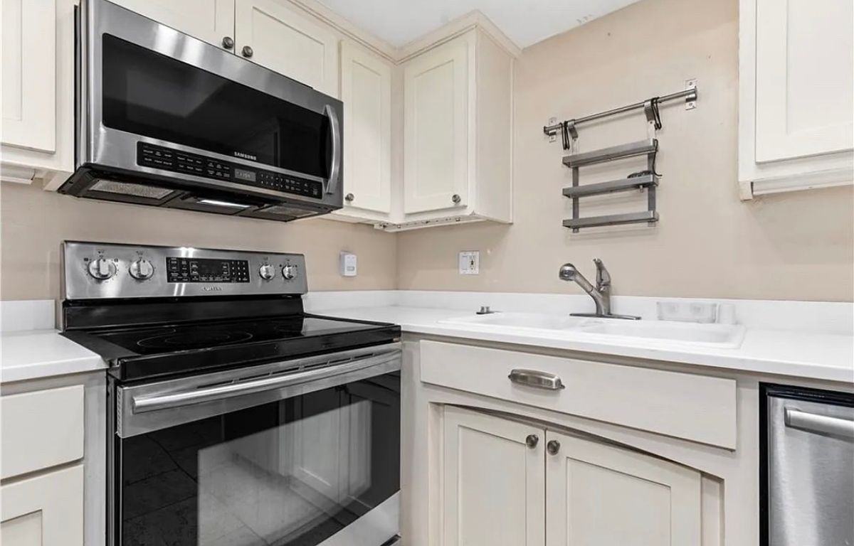 3336 Harbor Cir - Photo 7 of 29