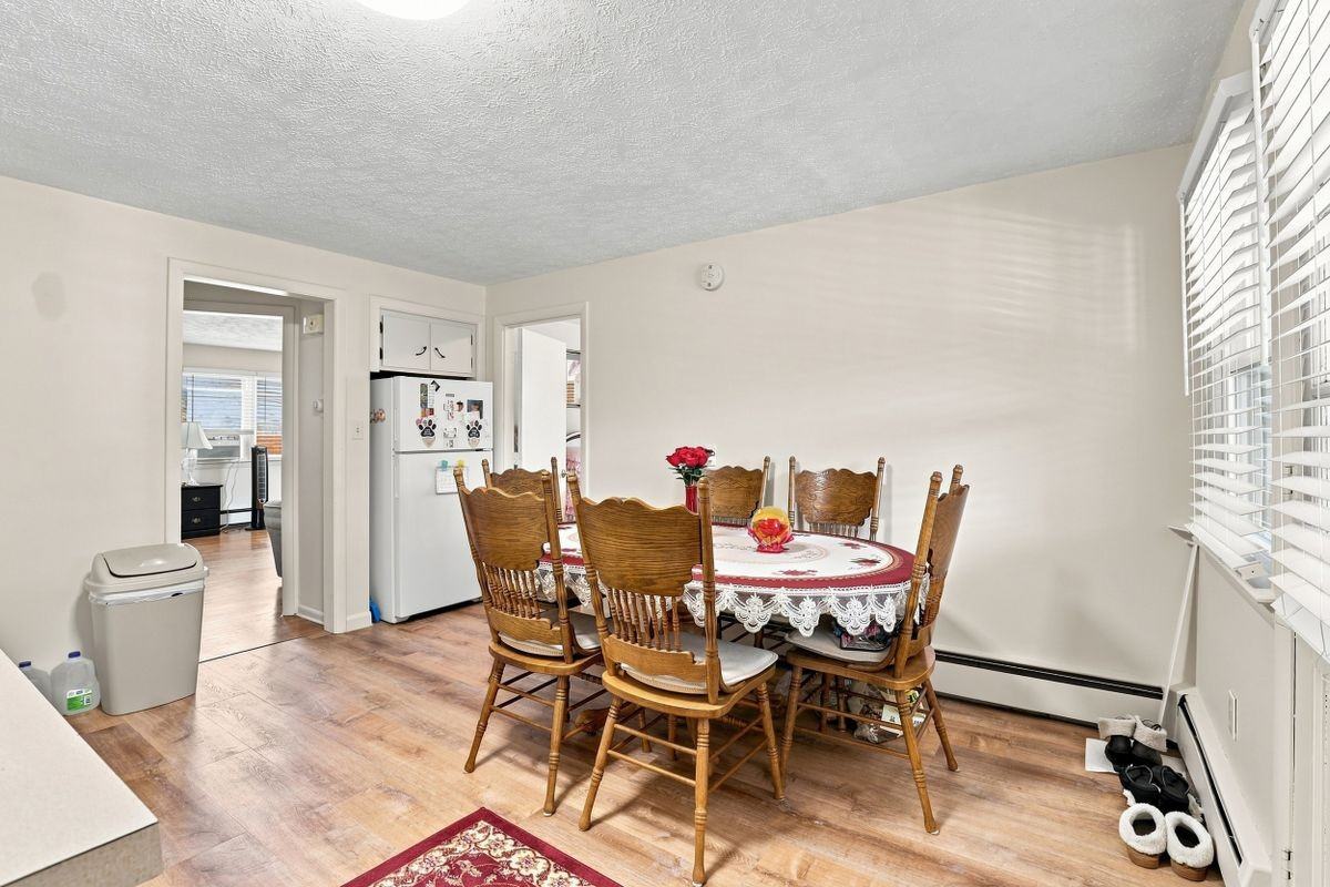 40 Arline St - Photo 3 of 19